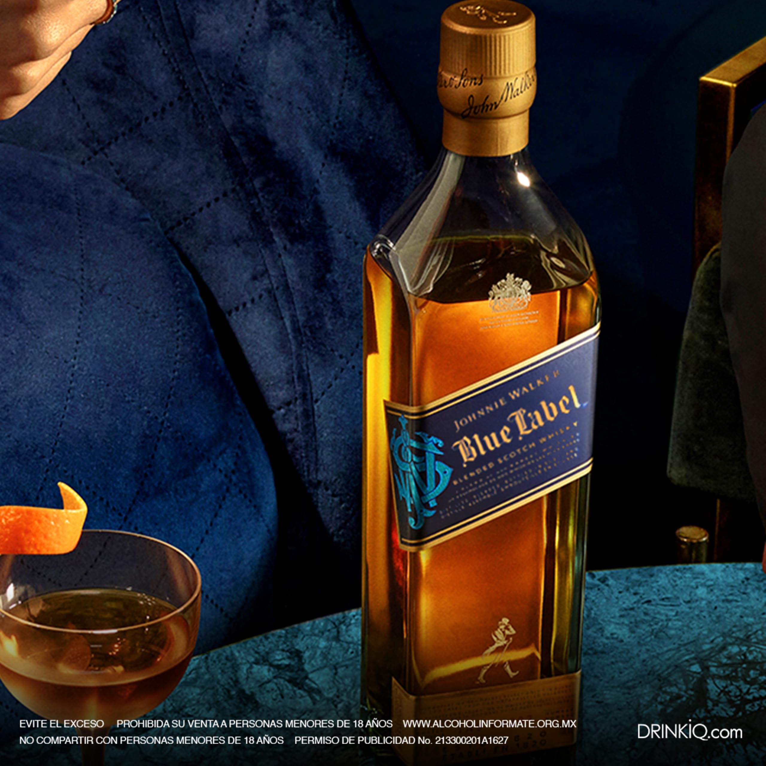 Johnnie Walker, Blue Label, 750 ml, Whisky Blended Scotch, Sabor Poderoso y Persistente, Balanceado